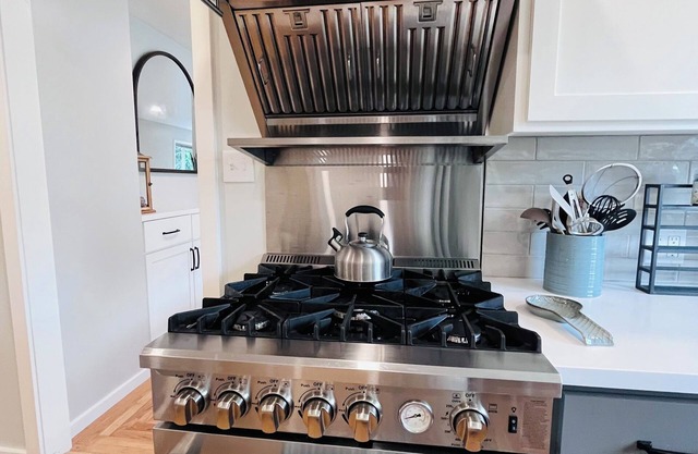 Modern & Bright 3BR Retreat Near Downtown Petaluma - Home away from home