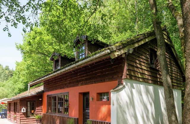 Modern Holiday Home in Waimes near Lake