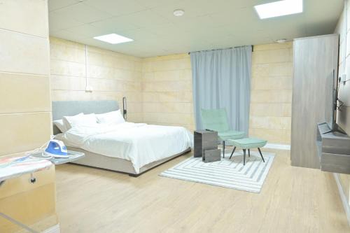 Modern & New furnished Apartments - 10 Mins Drive to Beach