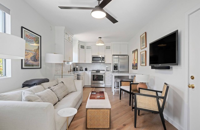 Modern One Bedroom Retreat