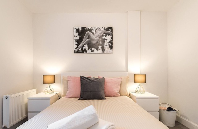 Modern Spacious 1BR Flat *Free Parking & Garden*