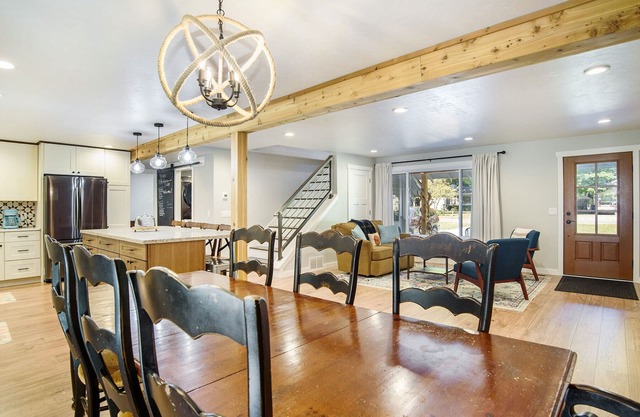 Modern & Spacious Holland home with a hot tub, pool table, fire pit and more!