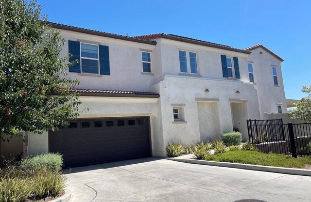 Modern Spacious home in Murrieta near Temecula wineries and Historic Old Town