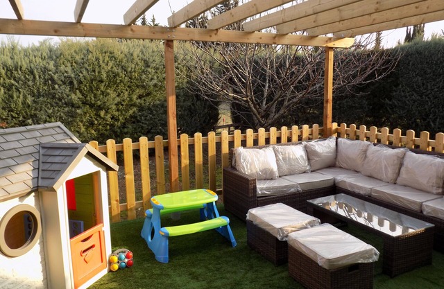 Modern Villa, set in the vineyards with a backdrop of the Pyrenees.