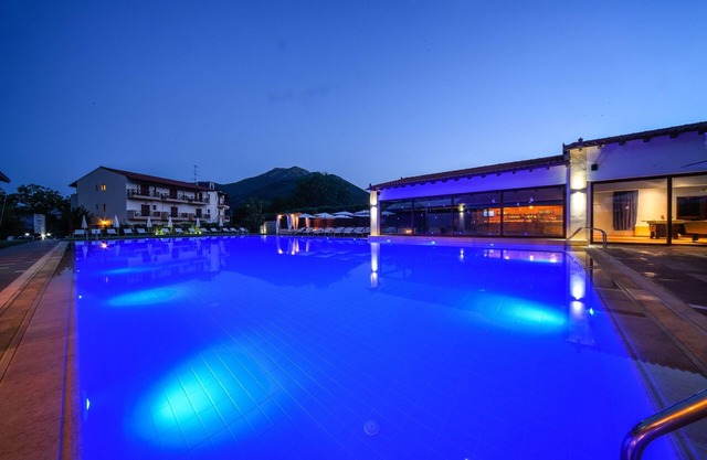 Mont Helmos Hotel