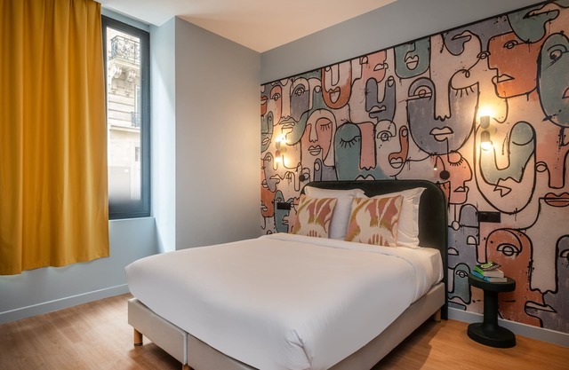 Montmartre Paris Suite