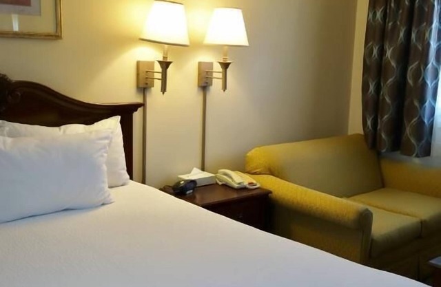 Monument Mountain Motel