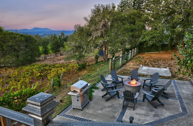 Moore Family Farmhouse | A Wine Country Escape