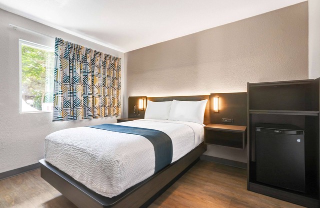 Motel 6 Issaquah, WA - Seattle - East