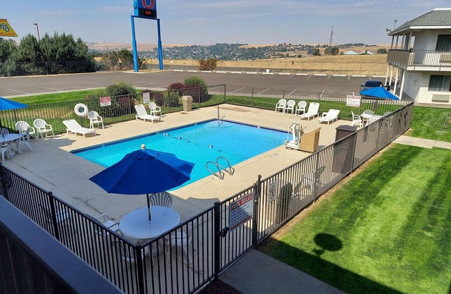 Motel 6 Pendleton, OR