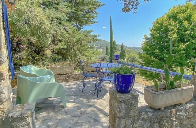 Moulin de caractère avec piscine