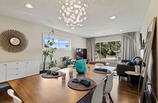 Mt Olympus Modern – Great Location - Entire House