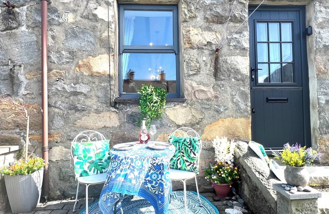 Mynydd a Mor, Mountains and Sea, Llyn Peninsula, North Wales cottage.