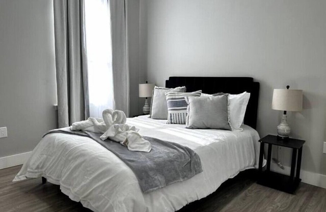 N E W Modern 1 Bedroom RARE Apt w office spacenn