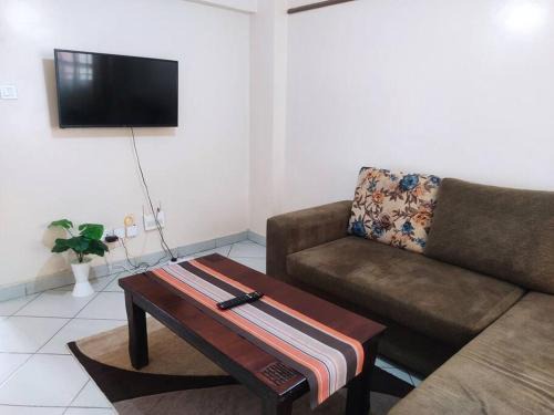 Nancy's Loft Fast Internet with Work Space,South B