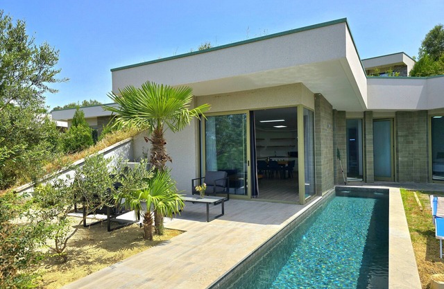 Nature Retreat with Private Pool 279