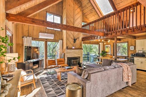 Near Trails Cabin with 2-Level Deck in Twain Harte