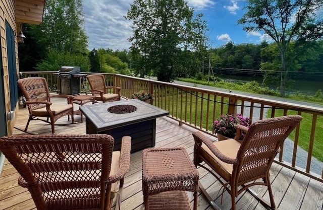 NEW Contemporary Chalet with Sparkling River Views, Screened Porch, Sleeps 7 Guests