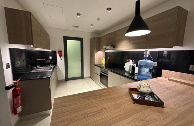 New full flat 3min to airport