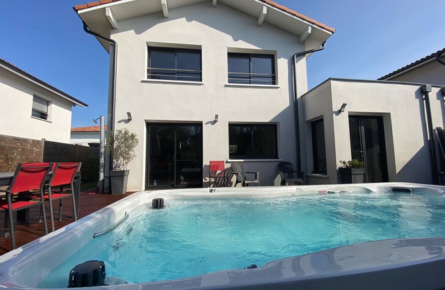 NEW HOUSE WITH SPA 110 m² - 8 PEOPLE - 8 minutes from the beach