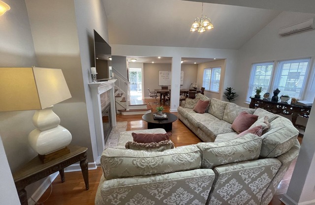 New Jersey home, close to NY City Fun!