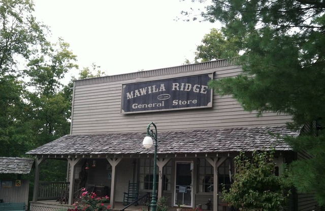 NEW LISTING Mountain ridgetop apartment located in a quaint setting