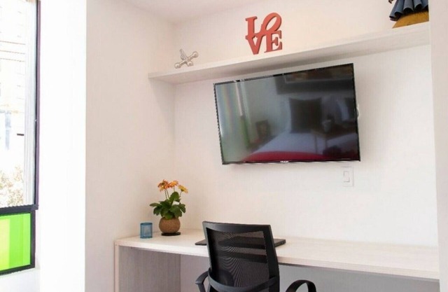 NEW, MODERN AND VERY LIGHTED 7Q # 5