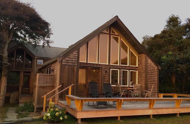 New Rates! Ocean Views! Lovely Secluded Home, Short Walk To Spectacular Beach!