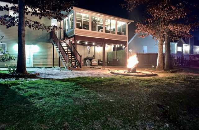 NEW! Spacious & kid friendly - great for the whole fam! Close to everything!