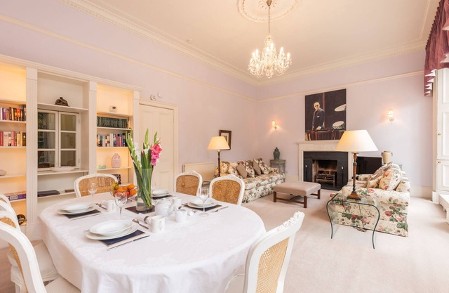 New Town apartment with parking