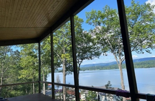 NEW! Ultimate Family Lake Oasis w/2-story dock, lake access, fire pit, gameroom