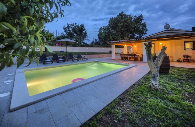 New Villa G with pool