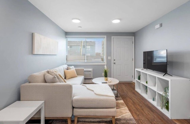 Newly Renovated 1 Bedroom