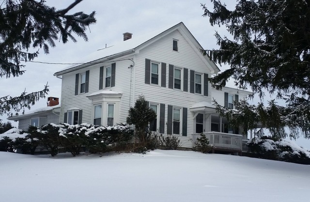 Newly renovated farmhouse with a view of Elk Mountain