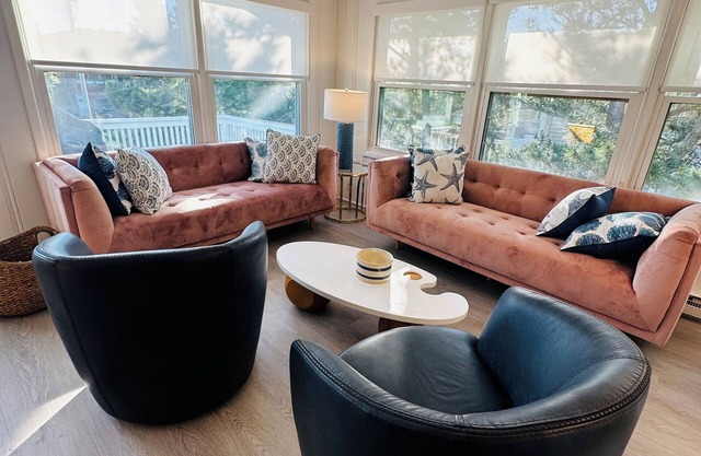 Newly Renovated Beach Block 3-bedroom 2nd Floor Duplex