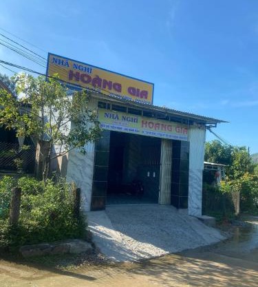 Nhà nghỉ Hoàng Gia