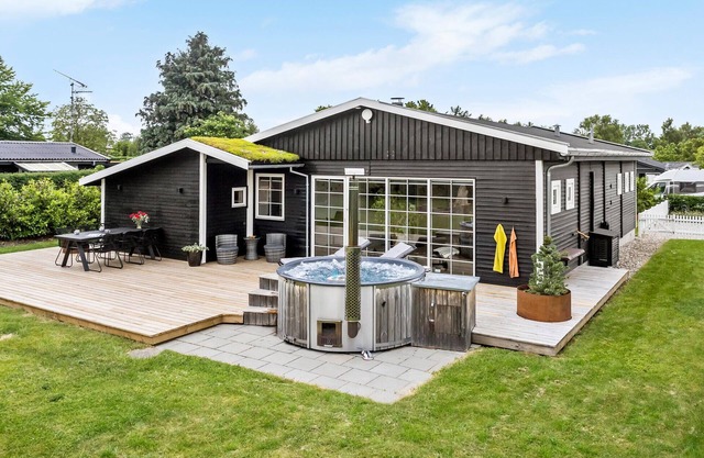 Nice home in Kirke Hyllinge with WiFi