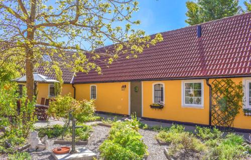 Nice Home In Sjöbo With Wifi