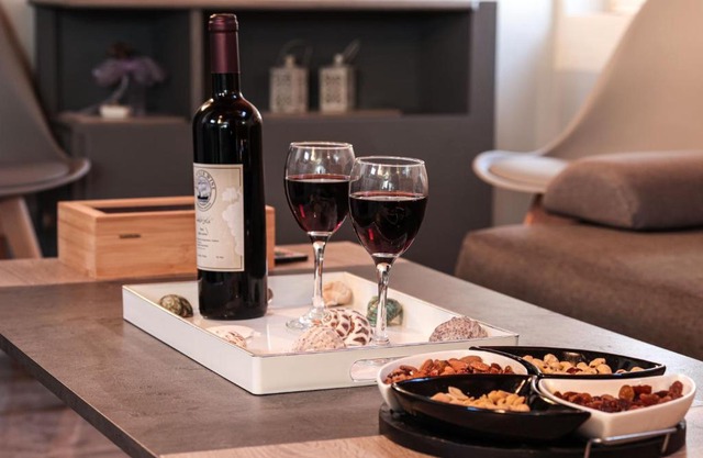 Nona's Central House