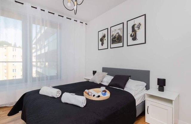 Obrońców Wybrzeża 6 | Beautiful Apartment | Balcony