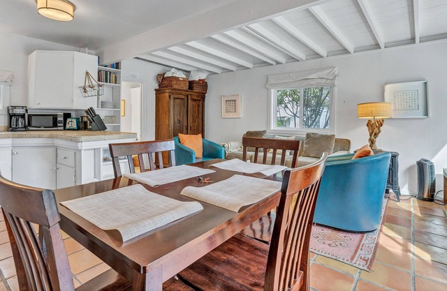 Ocean Breeze - Studio & Glamping Getaway w Hot Tub!