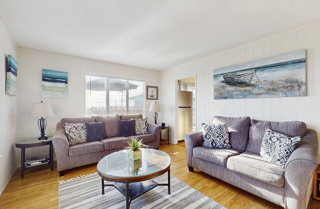 Oceanside Home Short Walk to Two Beaches w/Free WiFi, Private Hot Tub, & Deck