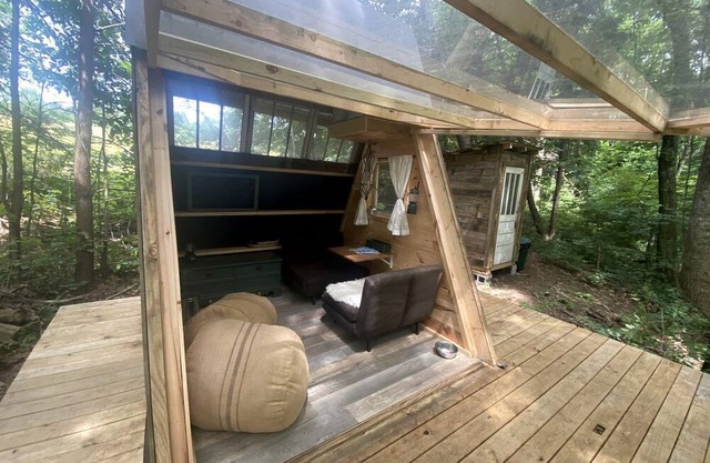Off-Grid Experience in Cozy Mini A-Frame in Picturesque Tennessee