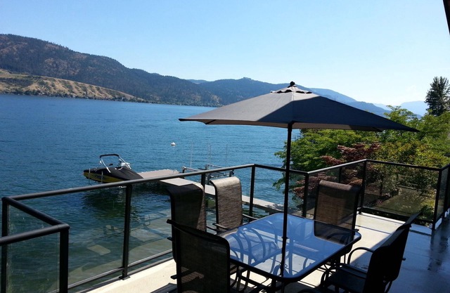 Okanagan Lakefront Cabin