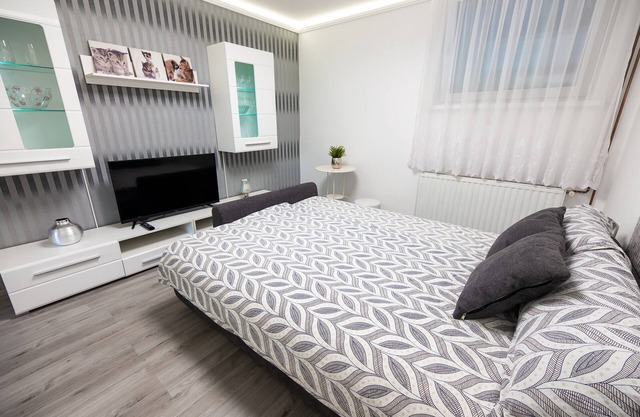 One Bedroom Apartment with Hot Tub