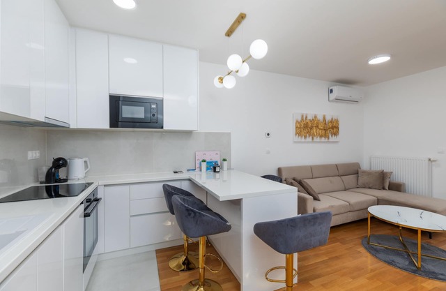 One bedroom apartment with balcony Zagreb (A-22577-a)