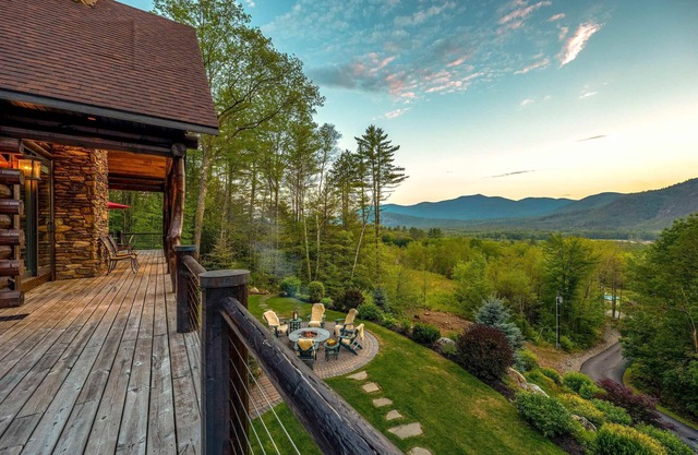 One-of-A-Kind Log Home in the Heart of the White Mountains NH