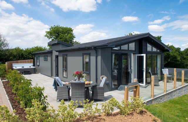 Orchid Lodge, 23 Roadford Lake Lodges