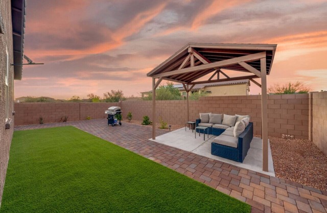 Oro Valley/2 BR 2BA/Office/Fenced /Garage