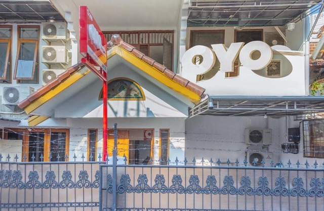 OYO 366 Thamadhiro Residence